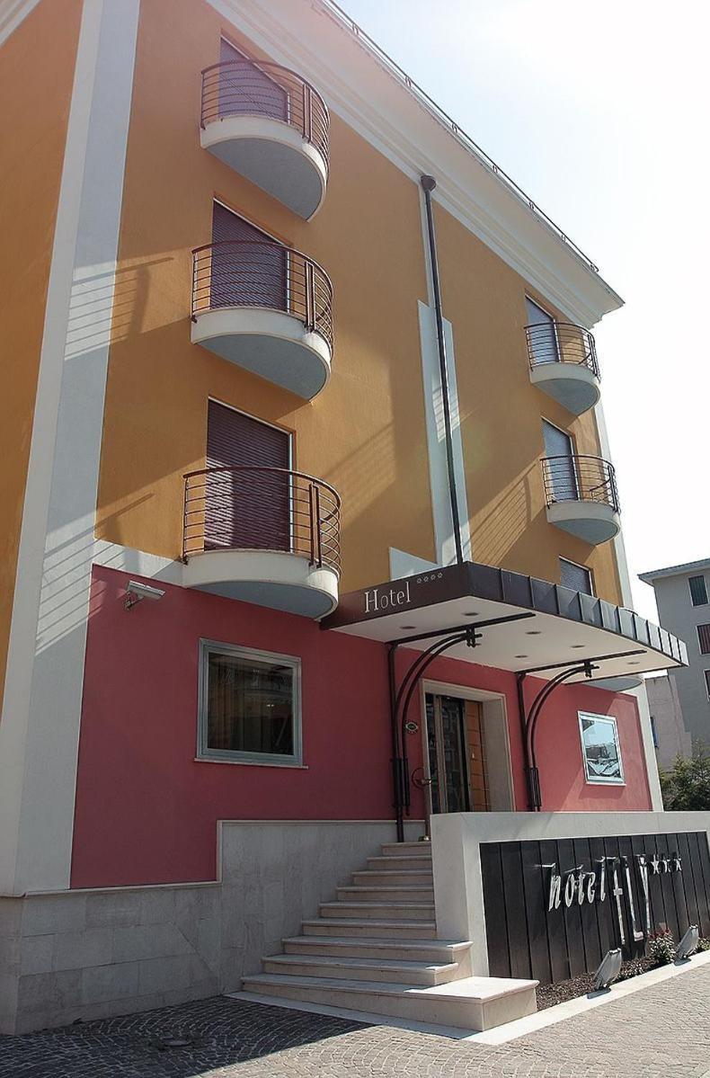 Hotel Fly Casoria Kültér fotó